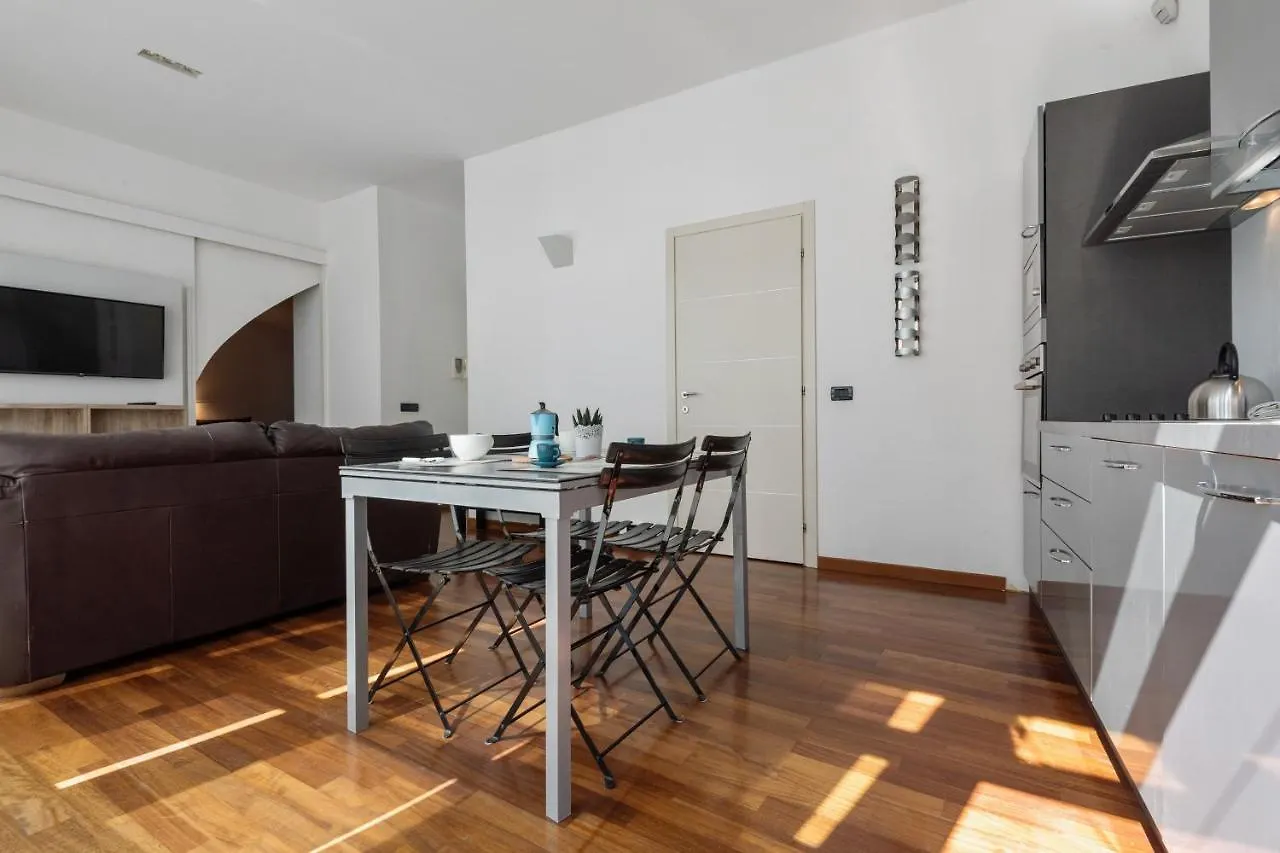 Elegant Flat A Few Steps From Via XX Settembre Apartment Genoa